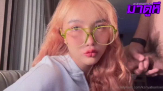 คลิปหลุดOnlyfans น้องบี กันยา kanyabunloed คลิปเต็มสาวนมใหญ่หัวทอง ดูดควยผัวแล้วเจอจับเย็ดสดขึ้นขย่มควย ก่อนเจอเย็ดหีท่าหมากระแทกหีรัวๆ ครางเสียวเร้าๆ ล่อจนน้ำแตก